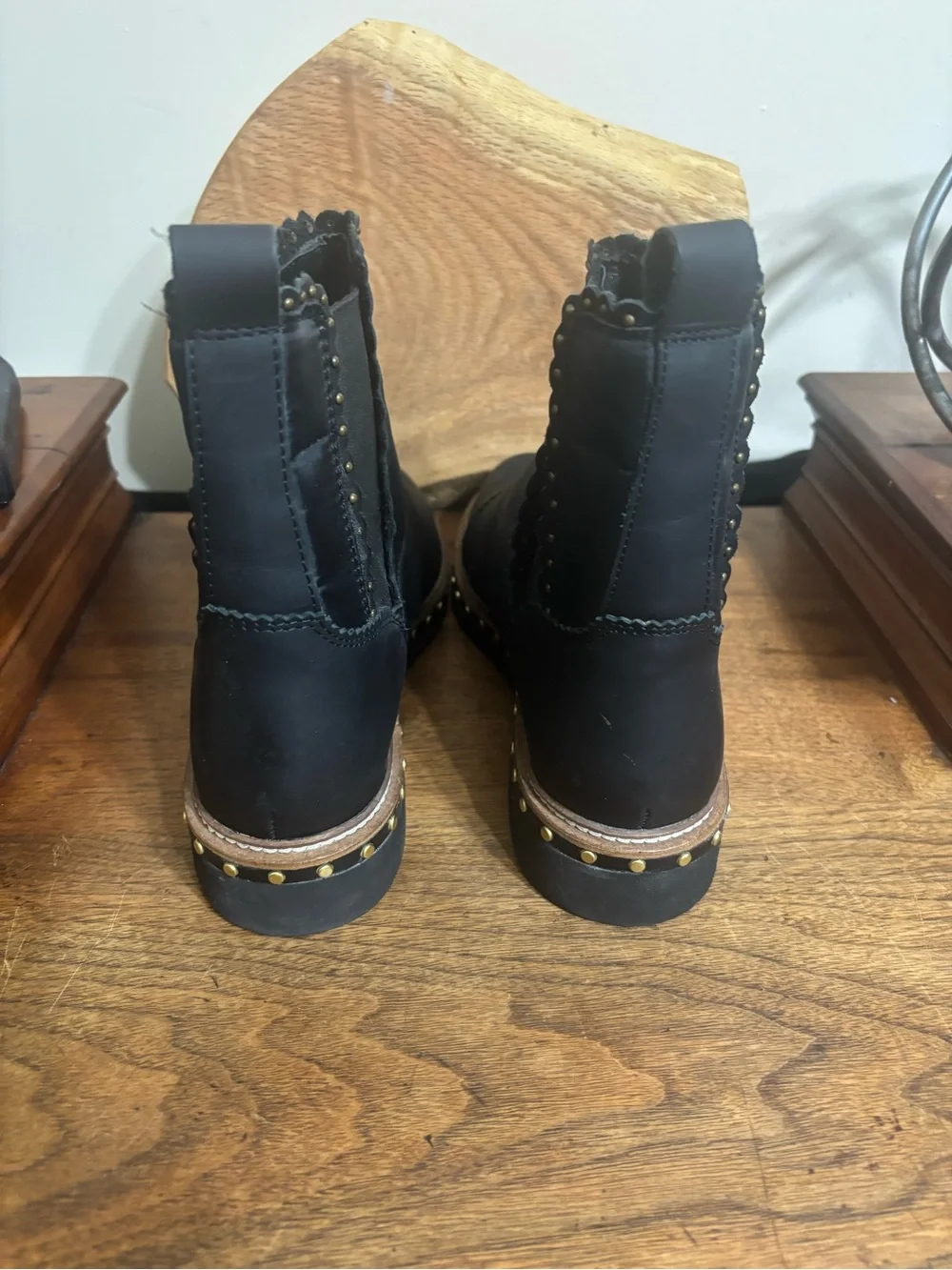 Free People Black Quilted Chelsea Ankle Boots Studded Trim EU 39 US 8.5 ‎ / 9